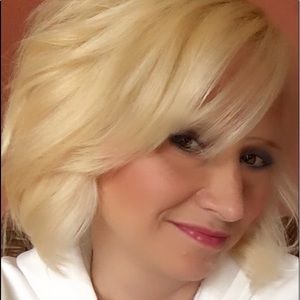 Meet your Posher, Dena
